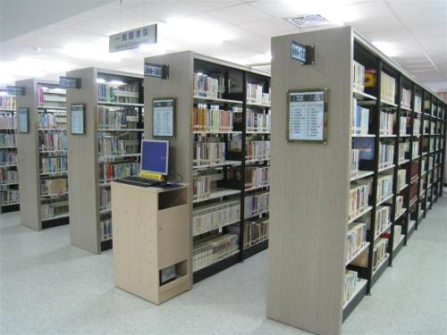 公共图书馆